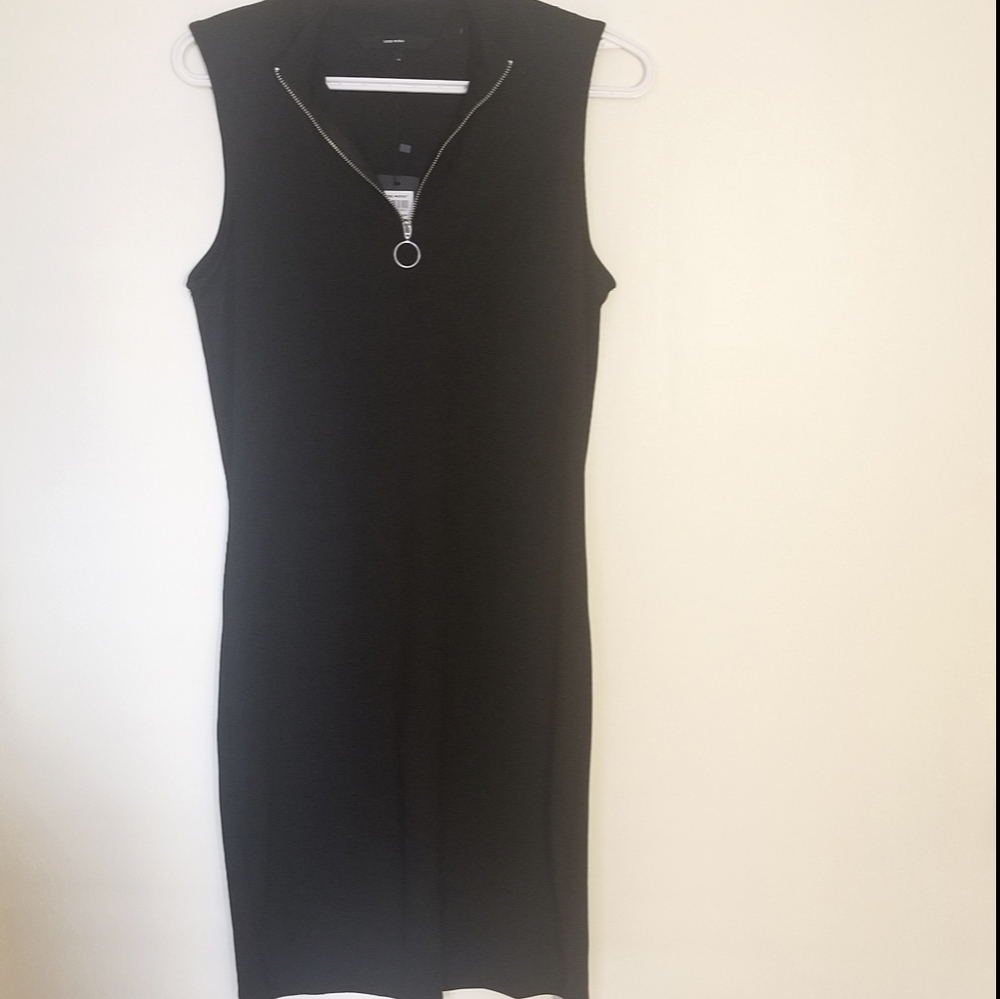 NEW sleeveless black dress